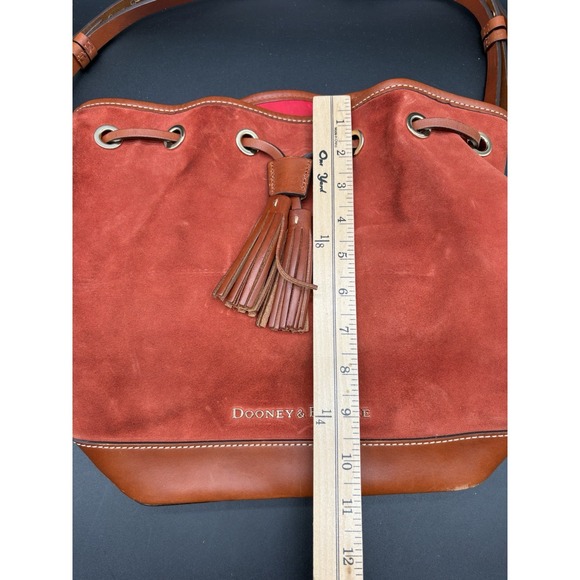 Dooney & Bourke Suede Drawstring Bucket Bag Orange Rust Tassel Leather Vintage - Picture 14 of 14